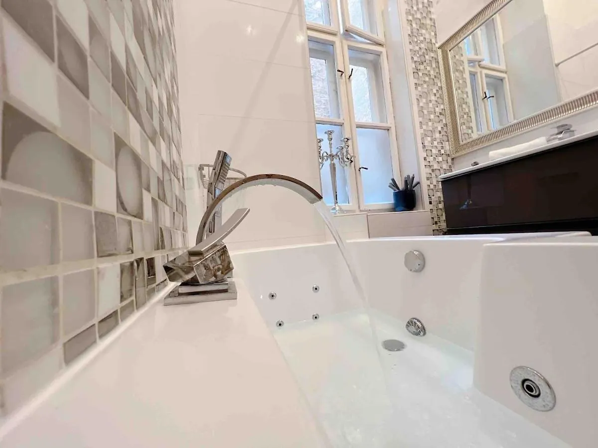 Wellness Penthouse Sauna & Jacuzzi-Heart Of City 부다페스트 0*,